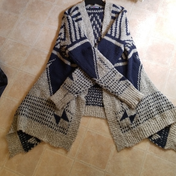 Sweater - Picture 3 of 3